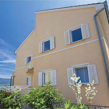 Amazing Apartment In Malinska With Kitchen エクステリア 写真
